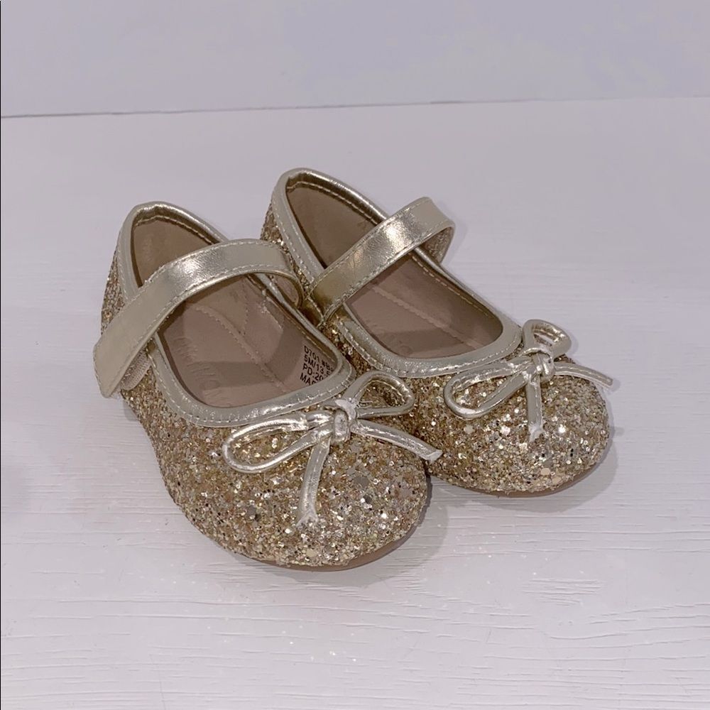 Otter Momo Gold Glitter Dress Shoes with Ankle Strap and Rounded Toe Size 5